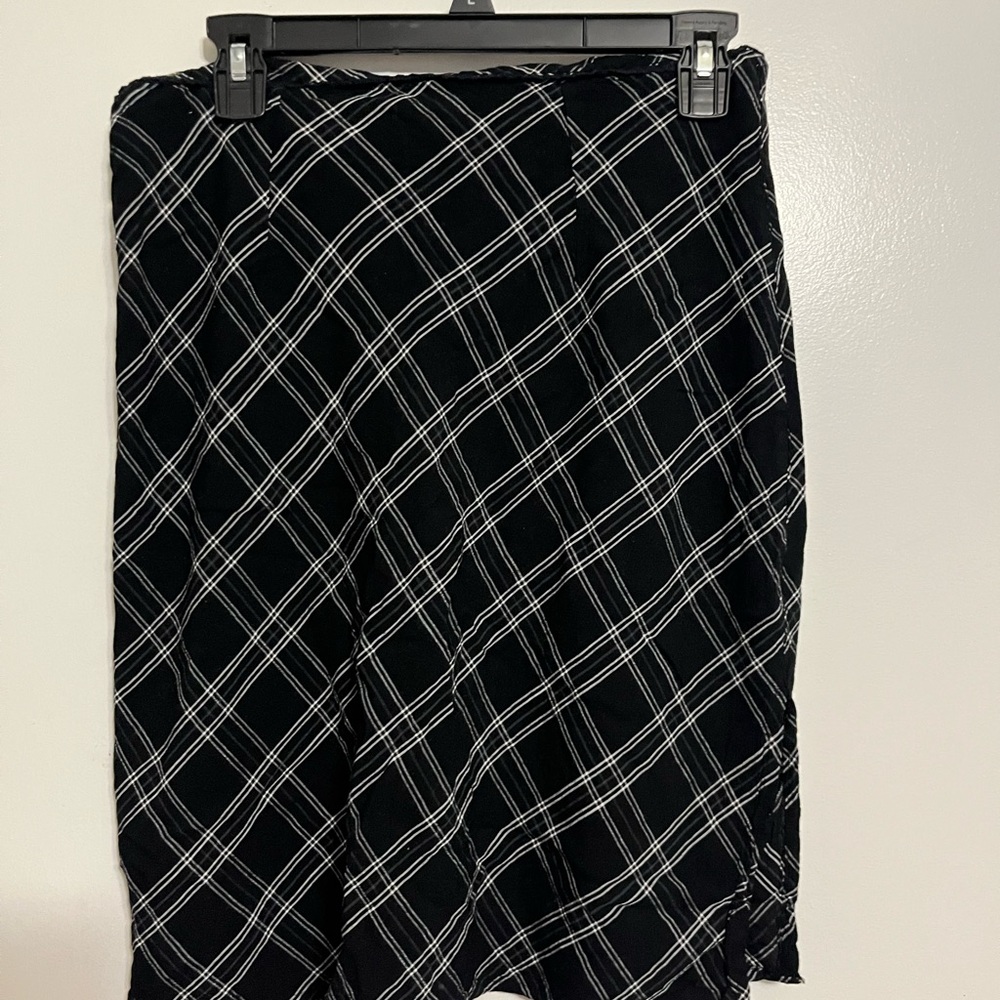 Aeropostale Asymmetrical Black and White Skirt